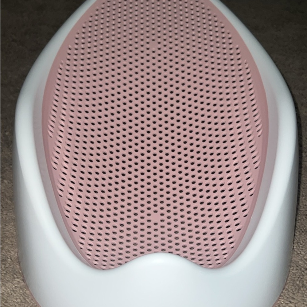 White and Pink Modern Speaker